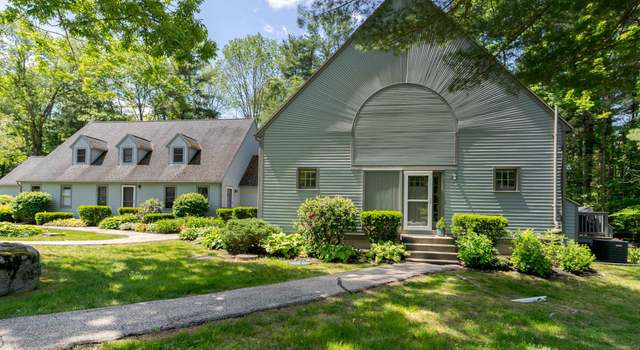 Photo of 7 Glengarry Dr #7, Stratham, NH 03885
