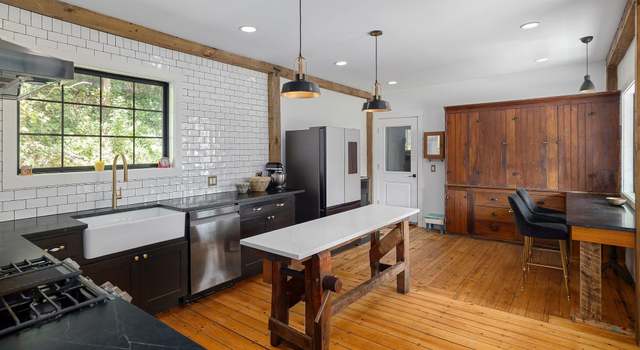 Photo of 140 Pleasant St, Williamstown, VT 05679