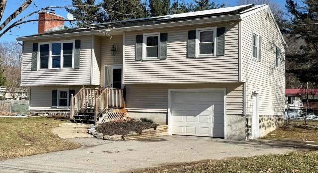 Photo of 33 Pioneer St, Essex, VT 05452