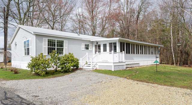 Photo of 43 Hickory Ave, North Hampton, NH 03862