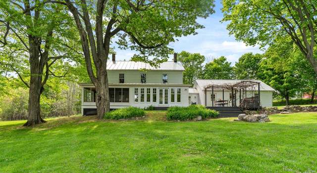 Photo of 73 East Shr N, Grand Isle, VT 05458