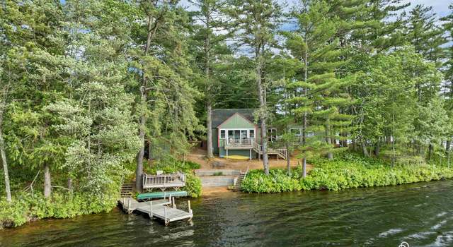 Photo of 6 Cove Rd, Wakefield, NH 03830