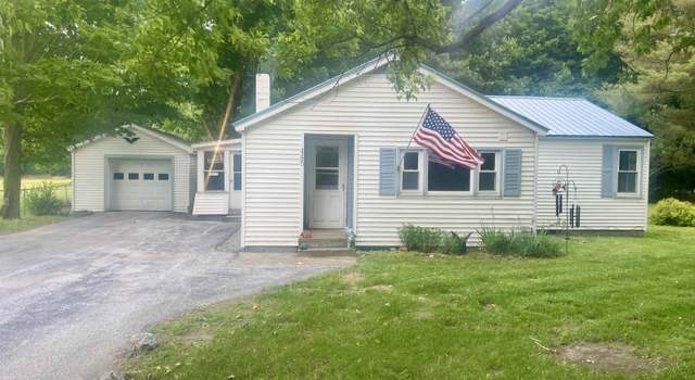 Photo of 445 Lamkin St, Highgate, VT 05459