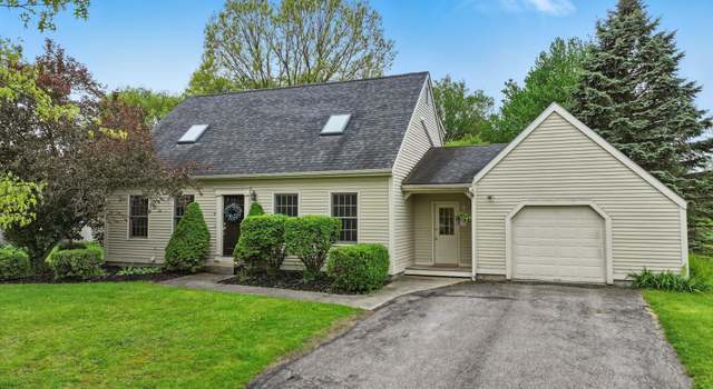 Photo of 6 Knoll Cir, South Burlington, VT 05403