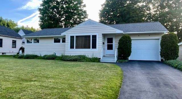 Photo of 27 Androscoggin St, Gorham, NH 03581
