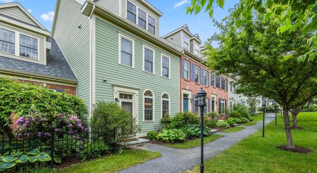 Photo of 7 Shadow Brook Dr, Hanover, NH 03755