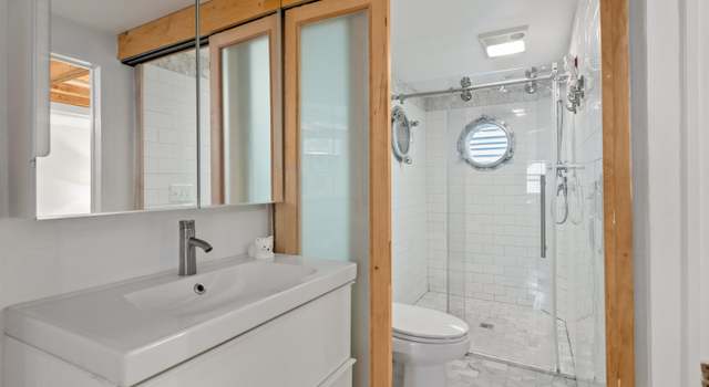 Photo of 122 Maple St #1, Burlington, VT 05401