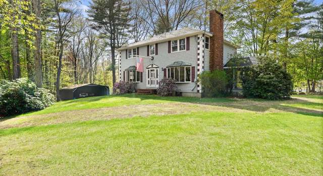 Photo of 8 Wildbrook Dr, Plaistow, NH 03865