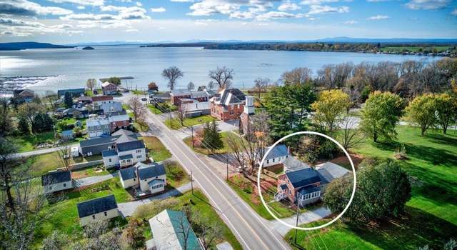 Photo of 569 Lake Rd, Saint Albans, VT 05478