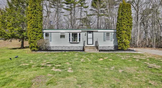 Photo of 64 Squire Ridge Rd, Hampstead, NH 03841-2133
