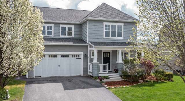 Photo of 190 Braeburn St, South Burlington, VT 05403