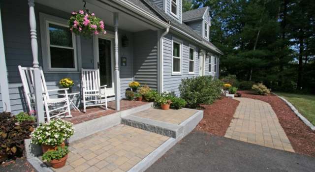 Photo of 58 Palamino Ln, Bedford, NH 03110