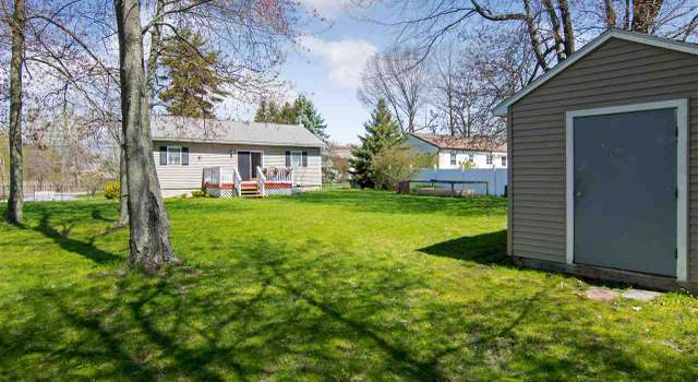 Photo of 821 Prim Rd, Colchester, VT 05446