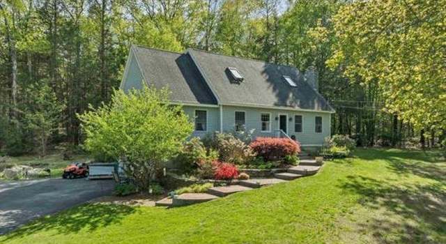 Photo of 93 Birch Rd, Chester, NH 03036-4002