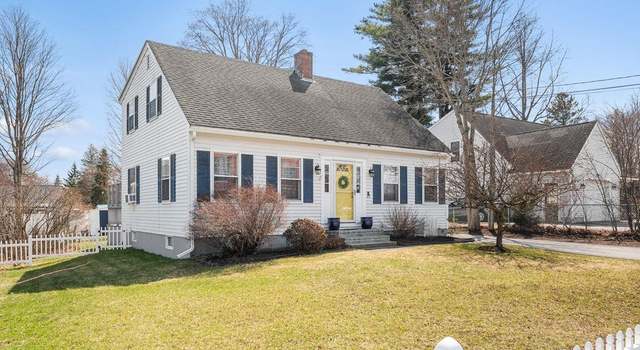 Photo of 25 Clinton St, Concord, NH 03301-2305