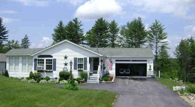 Photo of 10 Loggers Ln, Sandown, NH 03873