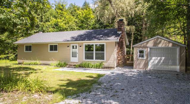 Photo of 812 Middle Rd, Clarendon, VT 05759