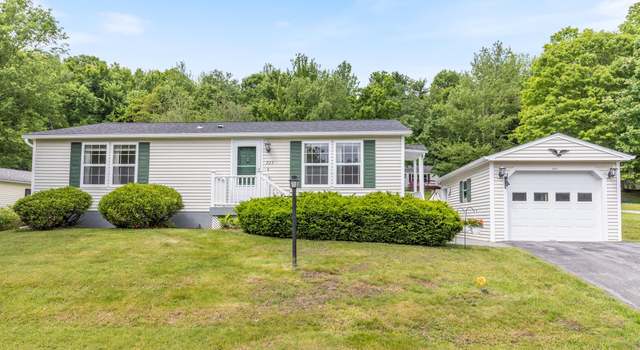 Photo of 223 Stonehill Rd, Williston, VT 05495