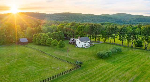 Photo of 301 Sanborn Rd, Thetford, VT 05043