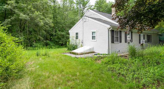 Photo of 14 School St, Epping, NH 03042