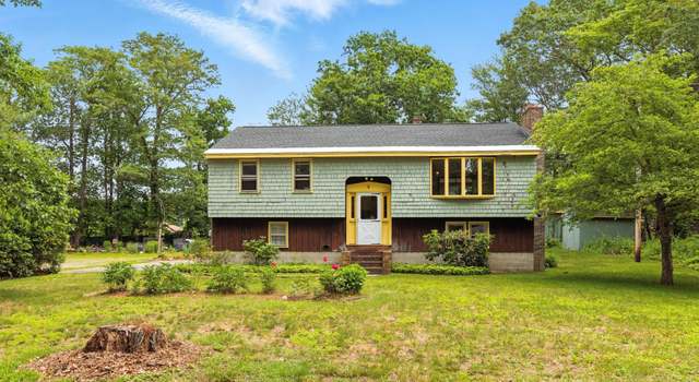 Photo of 8 Bigs Ln, Seabrook, NH 03874