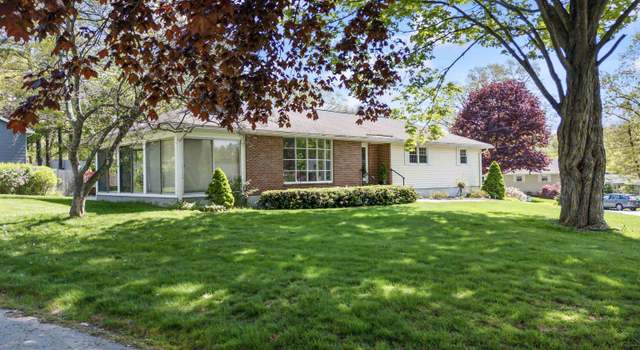 Photo of 1 Taylor Ln, Portsmouth, NH 03801