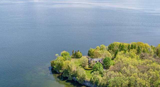 Photo of 138 East Shr N, Grand Isle, VT 05458