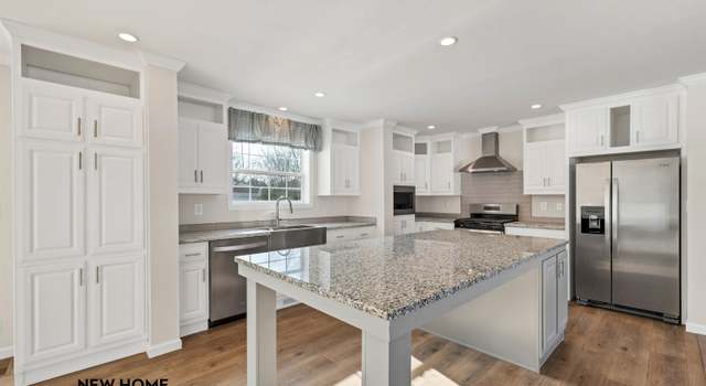 Photo of 6 Chestnut Rd, North Hampton, NH 03862