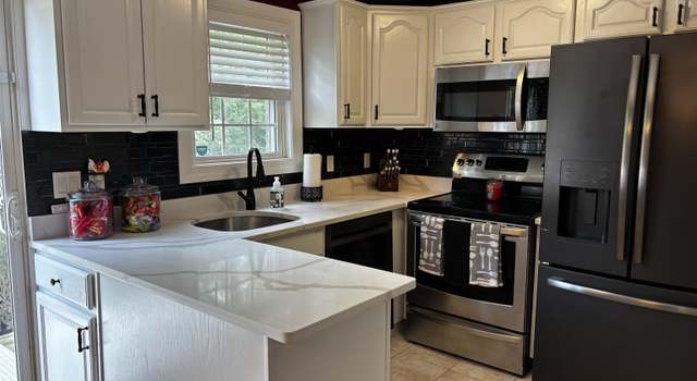 Photo of 91 Fieldstone Dr, Londonderry, NH 03053