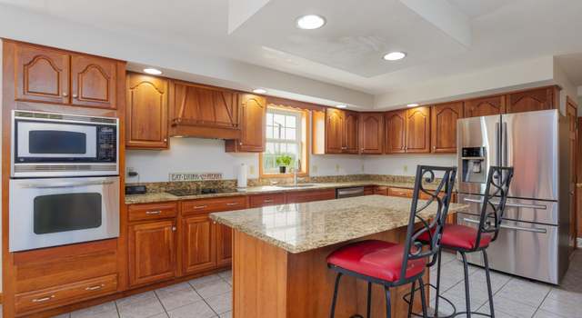 Photo of 16 Premier Dr, Londonderry, NH 03053