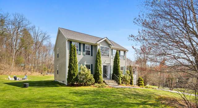 Photo of 16 Creek Hill Dr, Hampstead, NH 03826