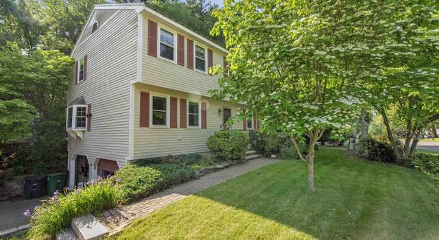Photo of 4 Franconia Dr, Nashua, NH 03063