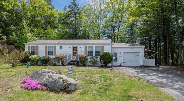 Photo of 136 Heather Ln, Hampstead, NH 03841