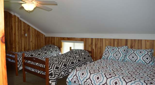Photo of 84 Lake Rd, Lunenburg, VT 05906-9514