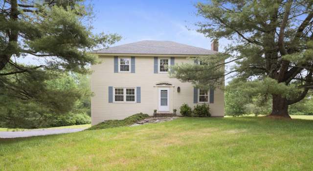 Photo of 6 Robin Ln, East Kingston, NH 03827