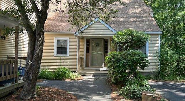 Photo of 126 Winterwood Dr, Londonderry, NH 03053
