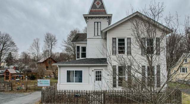 Photo of 197 York St, Poultney, VT 05764