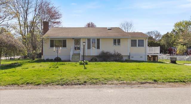 Photo of 2 Rolling Hill Ave, Plaistow, NH 03865