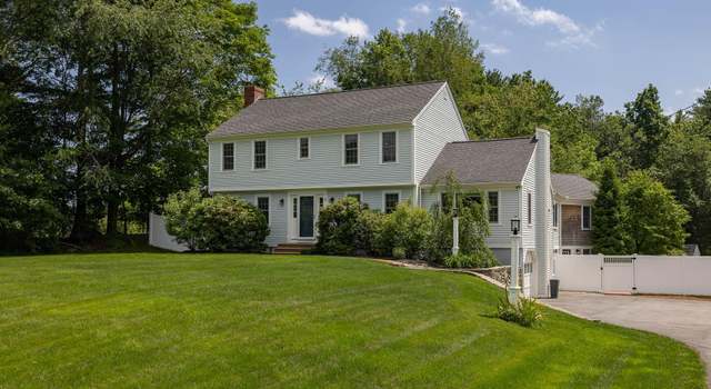 Photo of 5 Coach Rd, Stratham, NH 03885