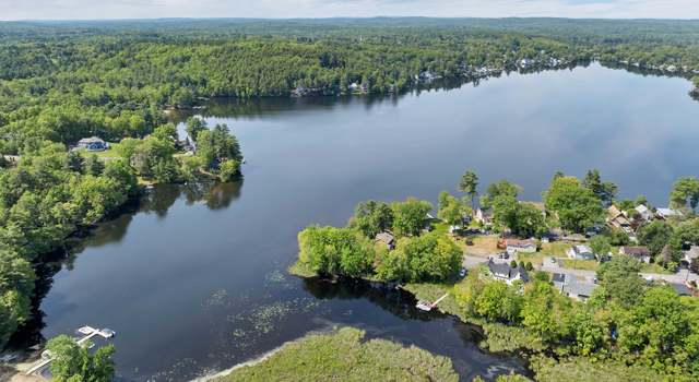 Photo of 7 Beach Rd, Hampstead, NH 03841