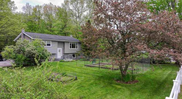 Photo of 33 Pinecrest Dr, Essex, VT 05452
