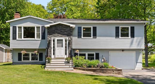 Photo of 165 Tanglewood Dr, Colchester, VT 05546