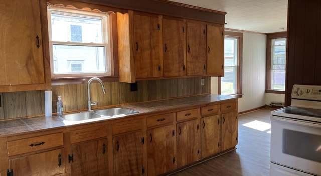 Photo of 29 Cottage St, Newport City, VT 05855