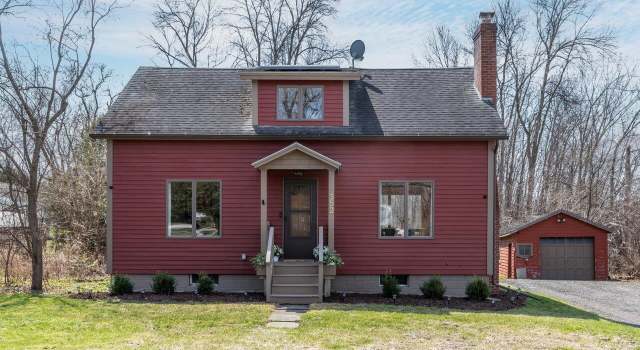 Photo of 352 Lake Rd, St. Albans Town, VT 05478