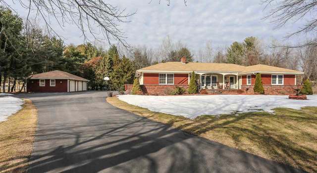 Photo of 2 Meadowcrest Rd, Hooksett, NH 03106
