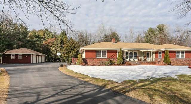Photo of 2 Meadowcrest Rd, Hooksett, NH 03106