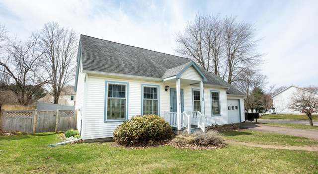 Photo of 9 Dover St, South Burlington, VT 05403