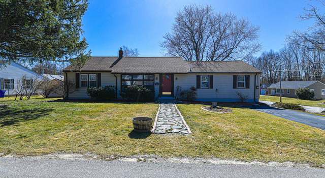 Photo of 4 Blossom Ln, Exeter, NH 03833