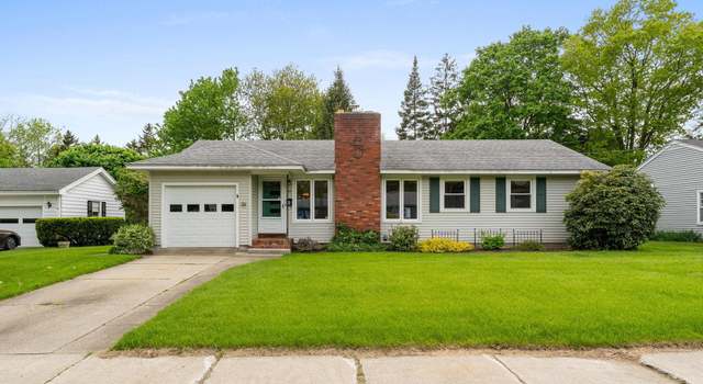 Photo of 33 Wildwood Dr, Burlington, VT 05408