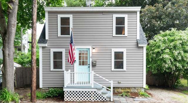 Photo of 4 Elm Ct, Newmarket, NH 03857